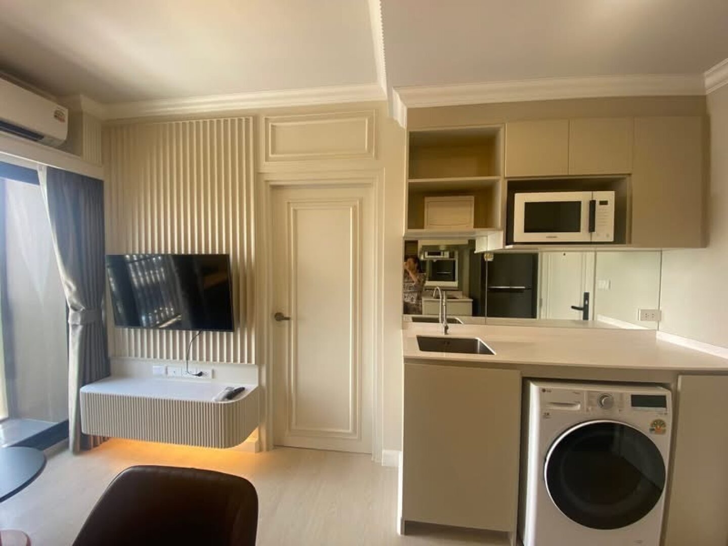 Exklusive Wohnung mit Möbel im 30. Stock in Bangkok zu verkaufen mit Pool