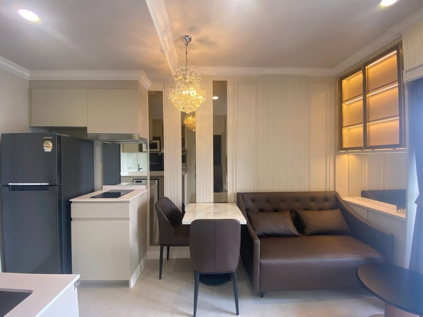 Exklusive Wohnung mit Möbel im 30. Stock in Bangkok zu verkaufen mit Pool
