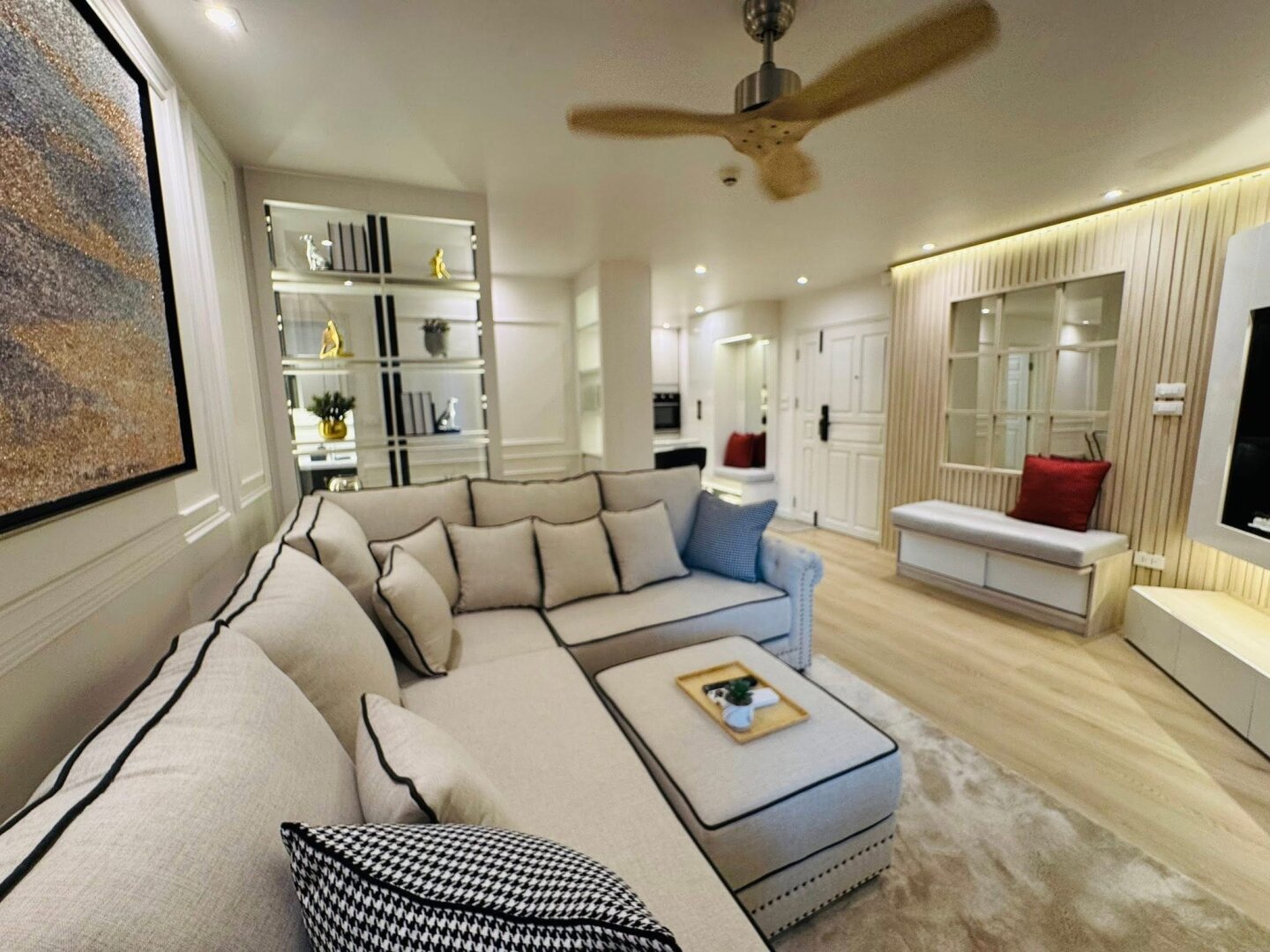 Exklusive Stadtwohnung in Bangkok – Modern, Voll Möbliert & Sofort Bezugsfertig