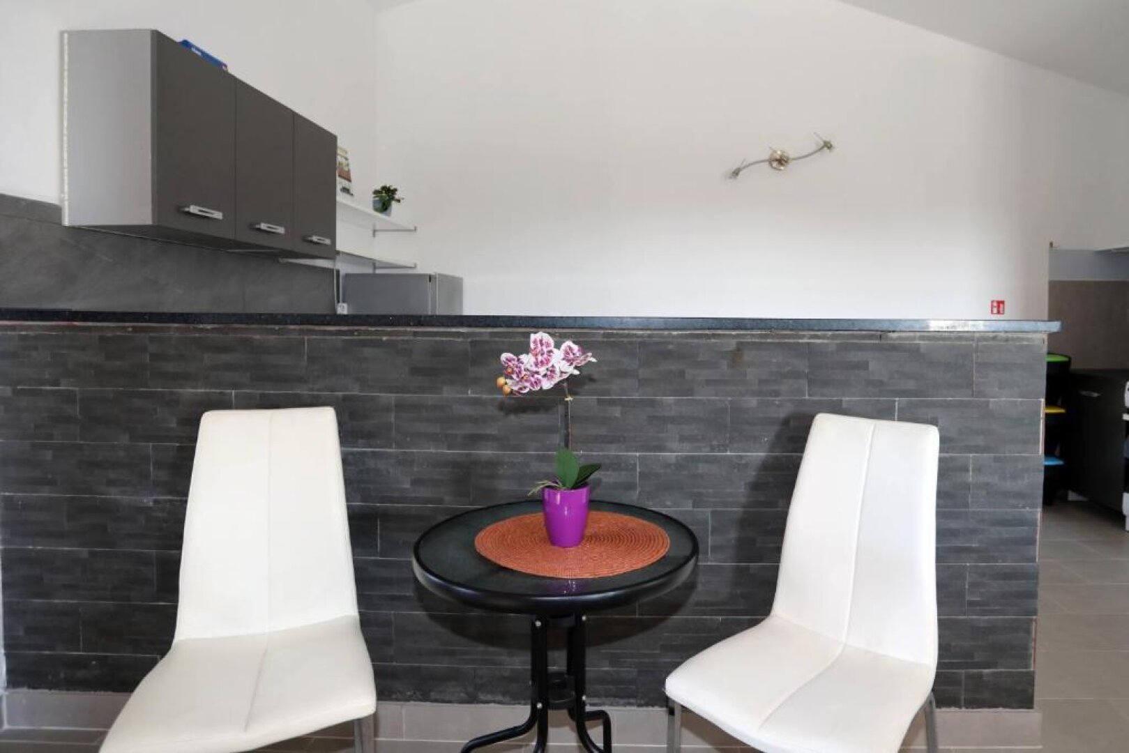 Mediterraner Wohnraum in Pula : Moderne 4 Zimmer - Wohnung- mit Privat- Pool , Garten & Grillecke