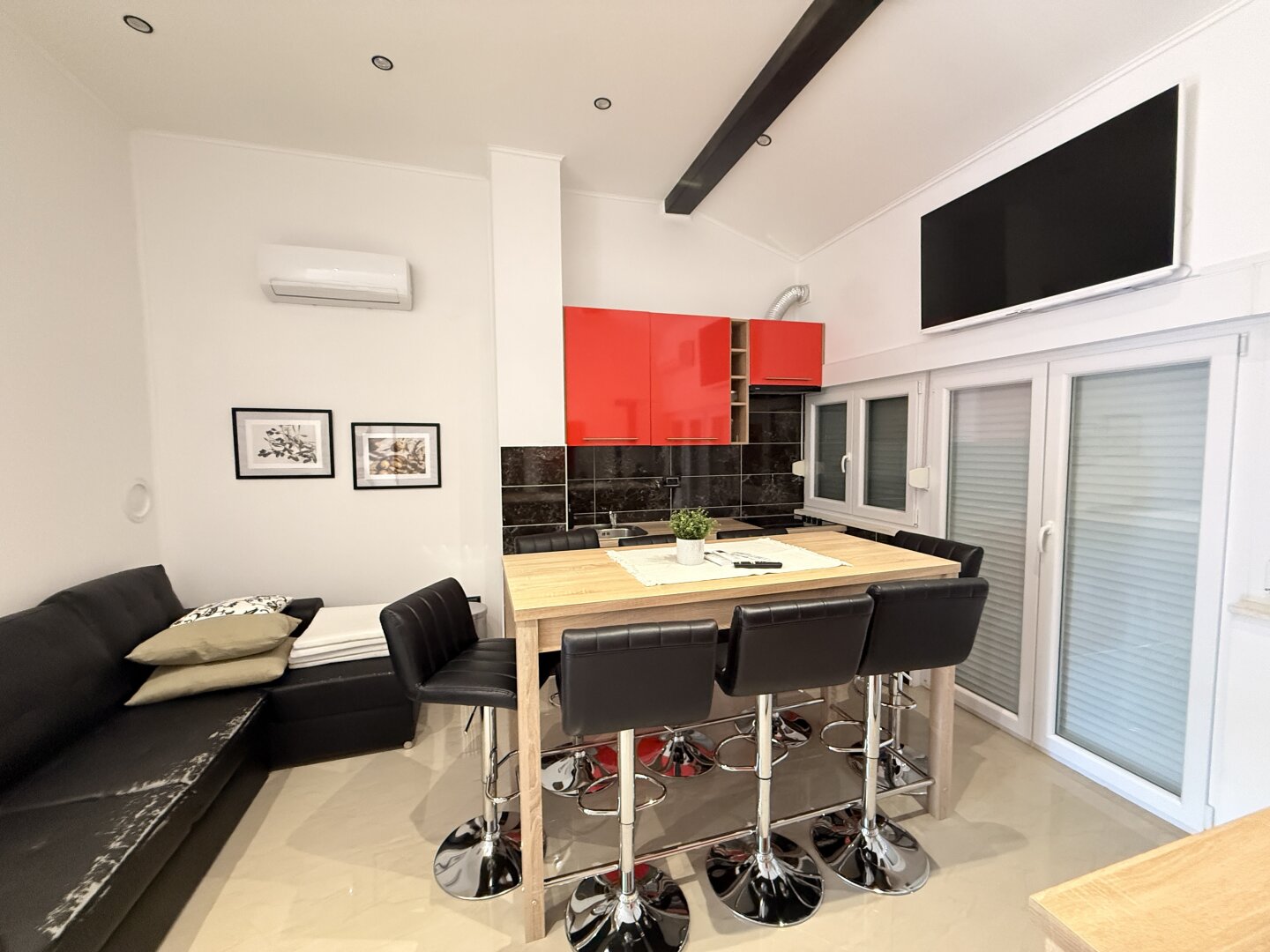 Großzügiges Apartmenthaus mit Pool, Garten & 5 Stellplätzen in Vodnjan, Kroatien!