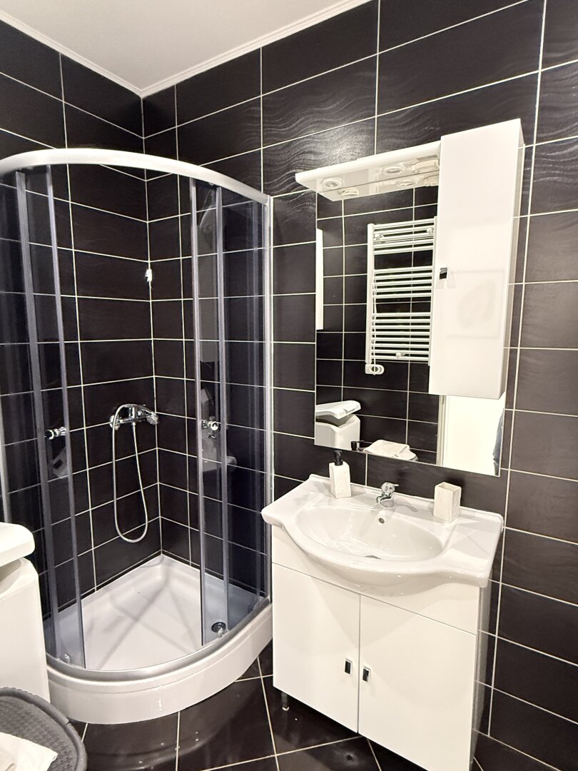 Großzügiges Apartmenthaus mit Pool, Garten & 5 Stellplätzen in Vodnjan, Kroatien!