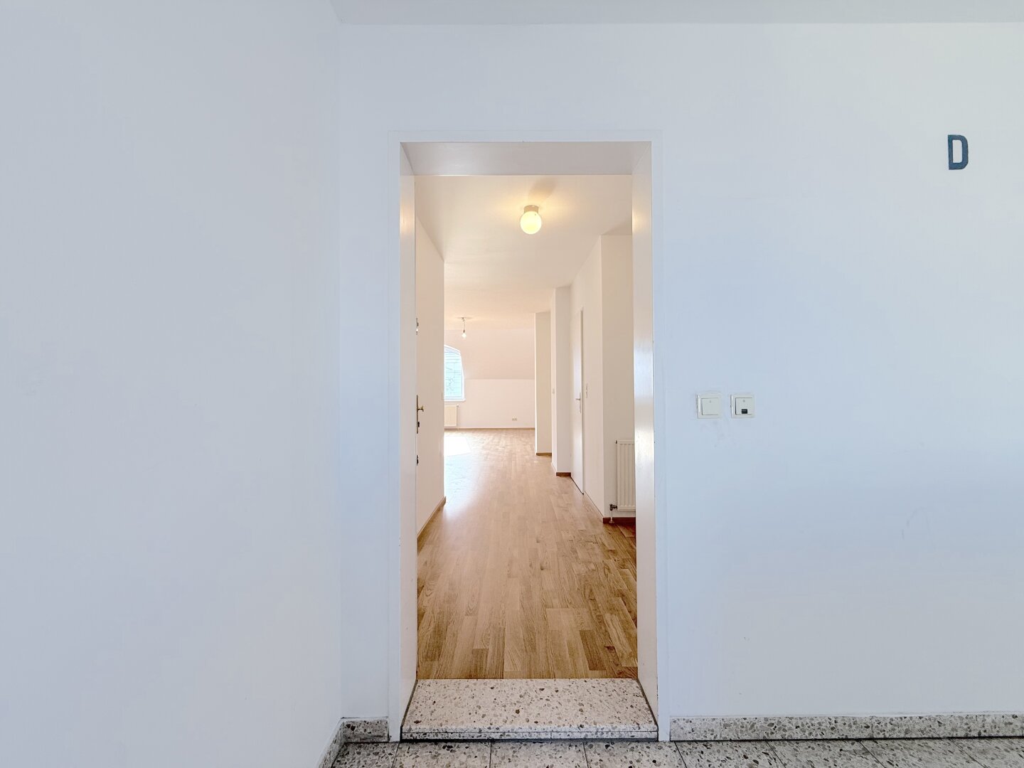 Traumhafte DG-Wohnung in 1060 Wien: 4 Zimmer und Balkon!