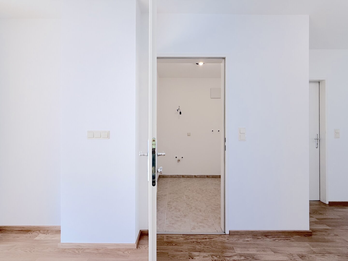 Traumhafte DG-Wohnung in 1060 Wien: 4 Zimmer und Balkon!