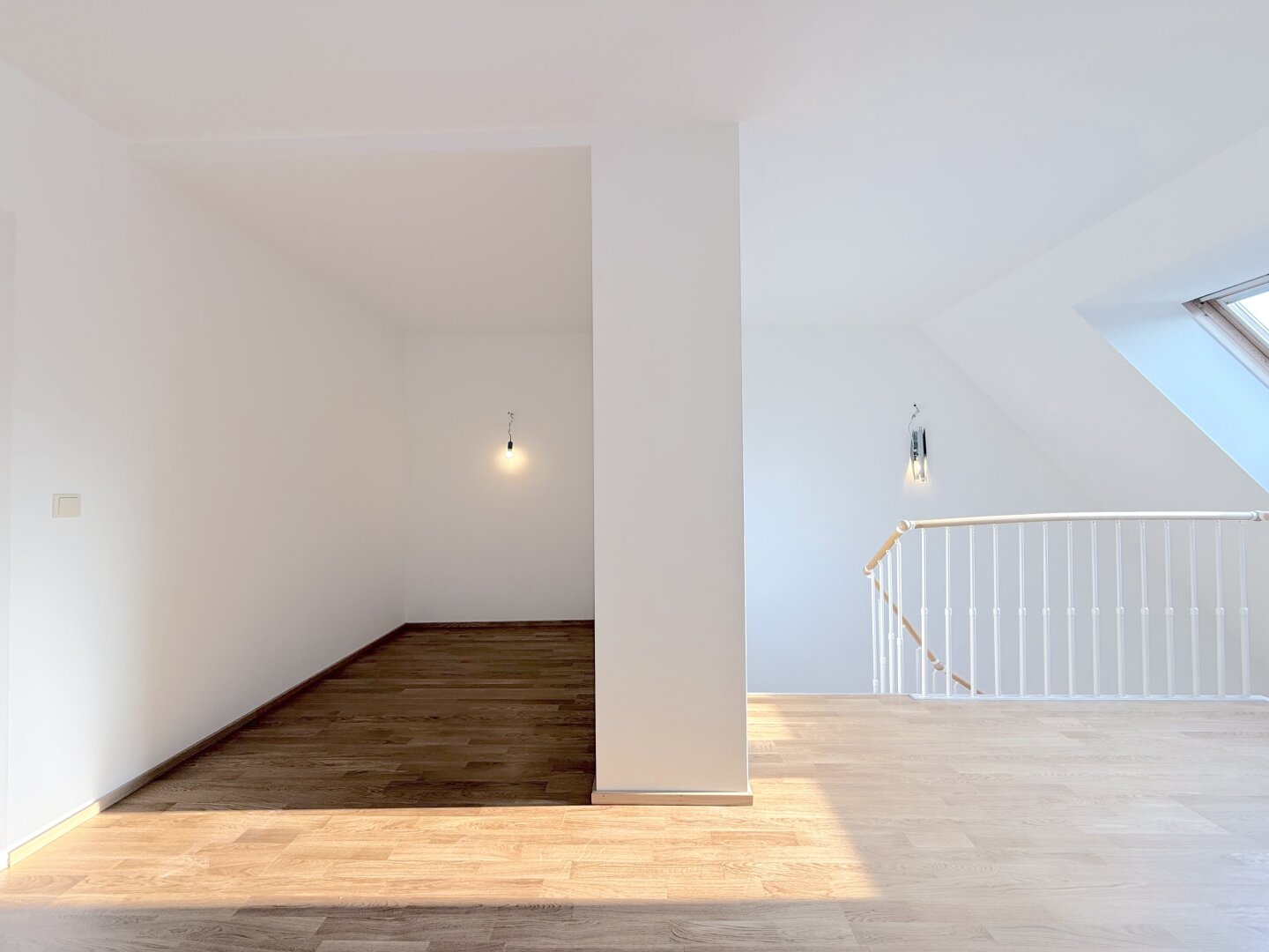 Traumhafte DG-Wohnung in 1060 Wien: 4 Zimmer und Balkon!