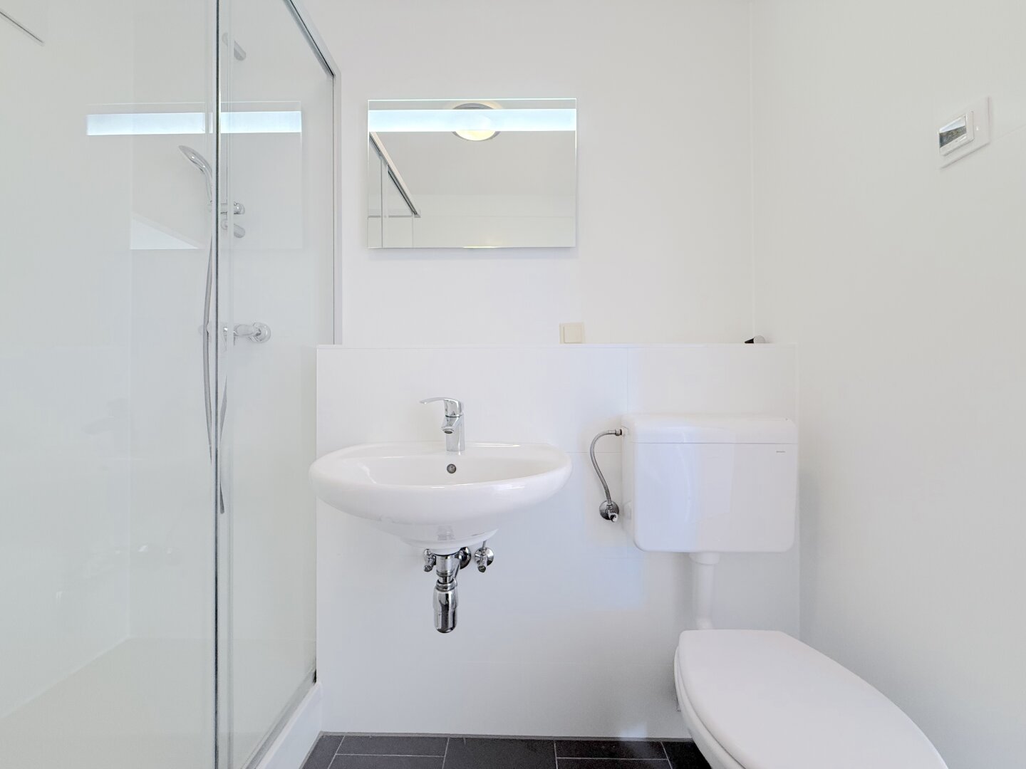 Traumhafte DG-Wohnung in 1060 Wien: 4 Zimmer und Balkon!