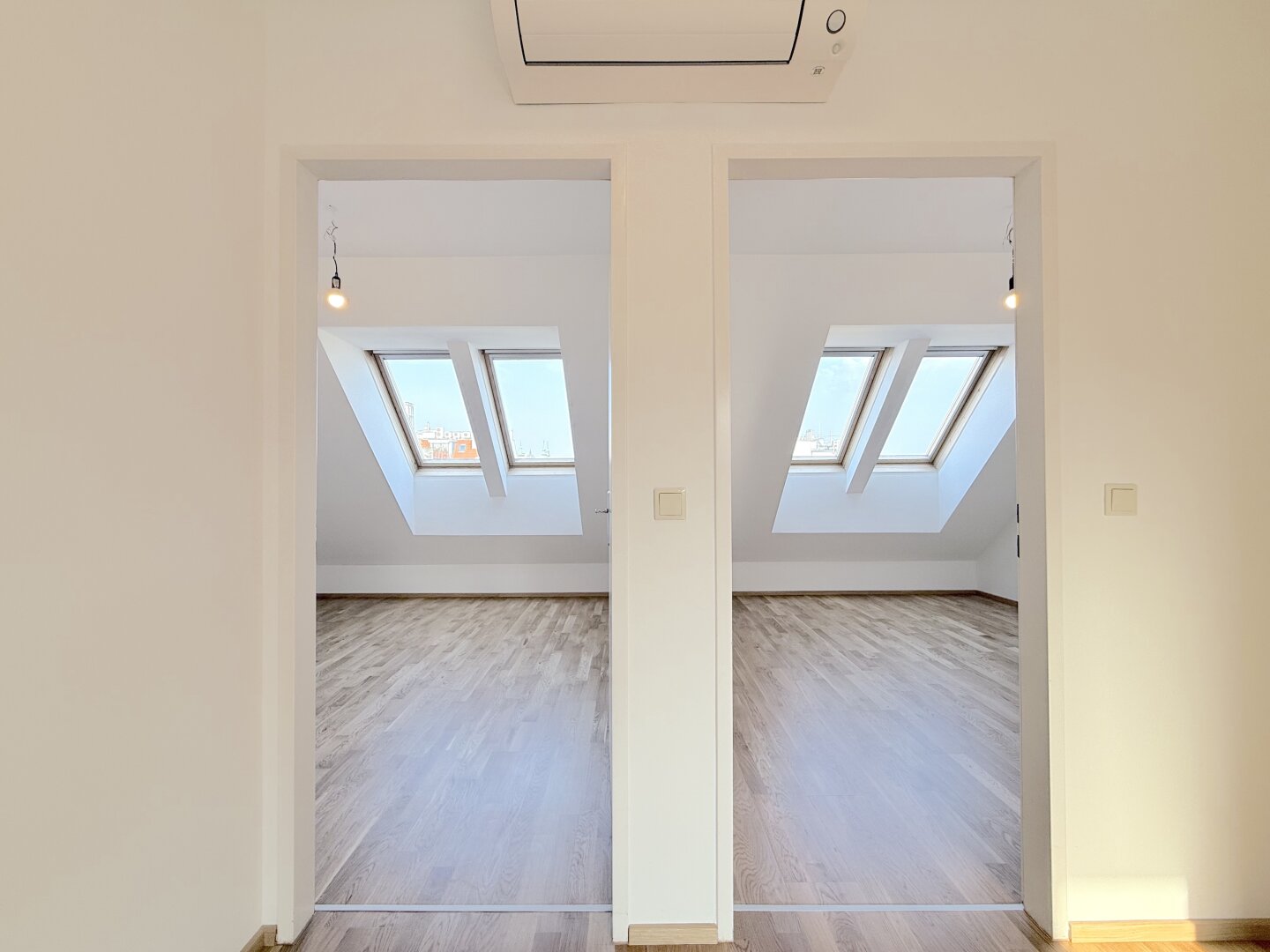 Traumhafte DG-Wohnung in 1060 Wien: 4 Zimmer und Balkon!
