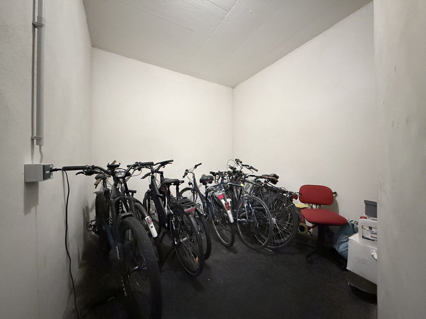 Traumhafte DG-Wohnung in 1060 Wien: 4 Zimmer und Balkon!