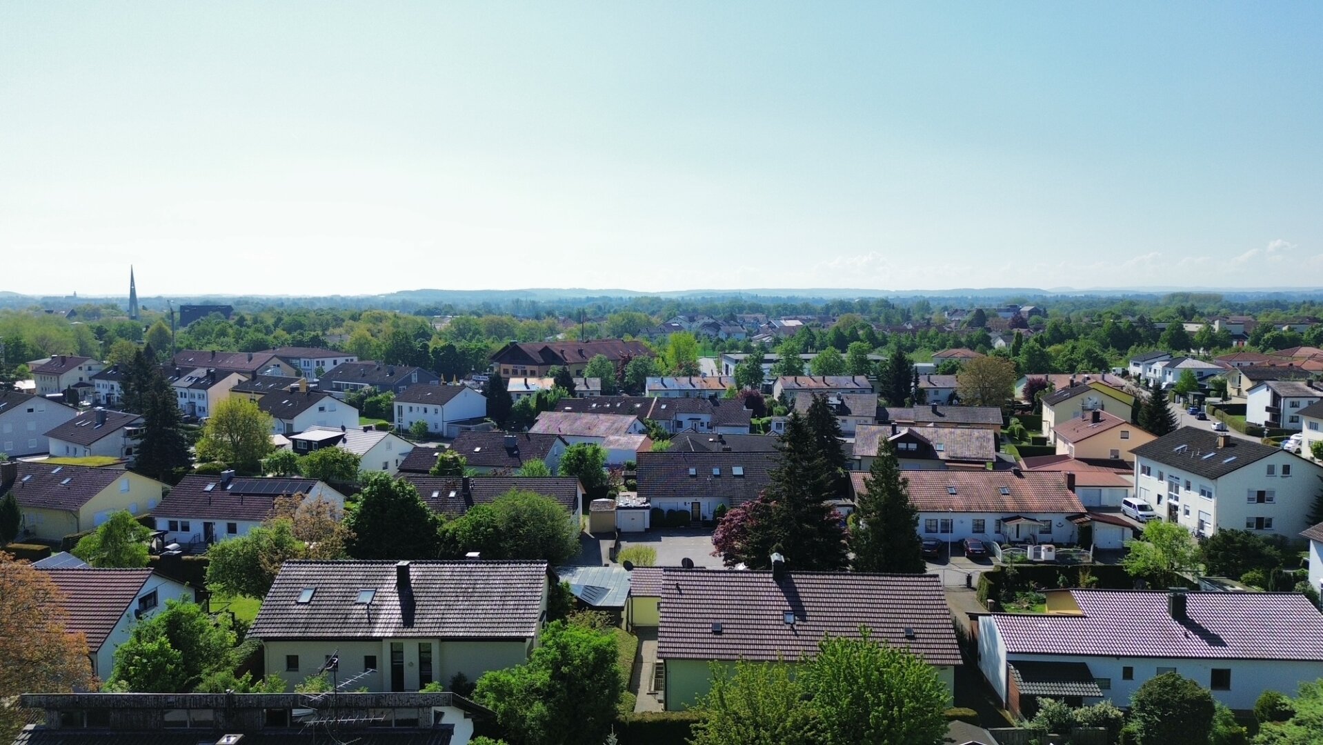 Suchen 1 - 2 Zi.-Wohnung mit Balkon zu KAUFEN: Parkplatz, Brandschutz erledigt
