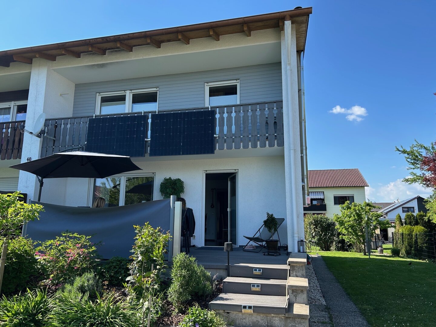 neuer Kaufpreis: Doppelhaushälfte-Sofortbezug, zentrale Ruhelage mit Garten, Terrassen, Garage, inkl. Einrichtung