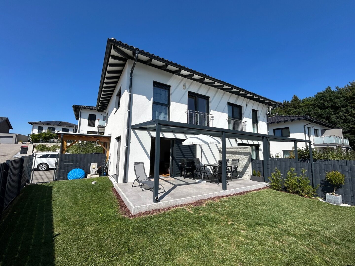 Neuwertiges Traumhaus in Palting nahe dem Mattsee: 4 Zimmer, Garten, Terrasse & viel Komfort!