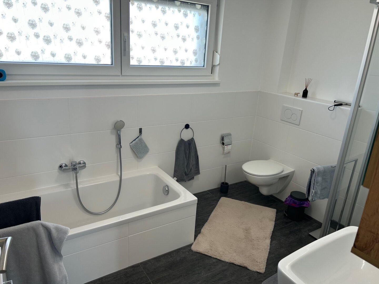 Neuwertiges Traumhaus in Palting nahe dem Mattsee: 4 Zimmer, Garten, Terrasse & viel Komfort!