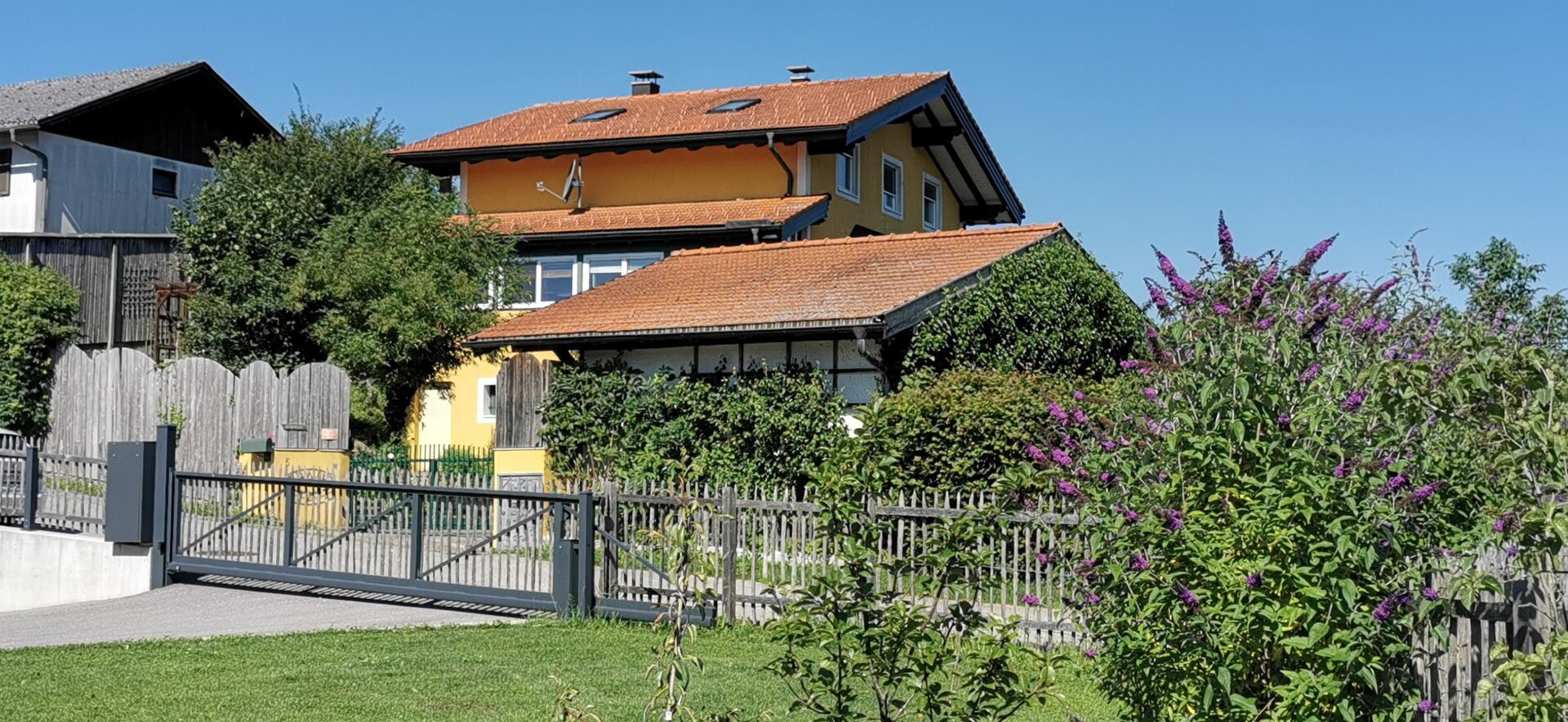 Traumhaus nahe dem Mattsee: 6 Zimmer, Wintergarten, Carport – Ihr neues Zuhause wartet!