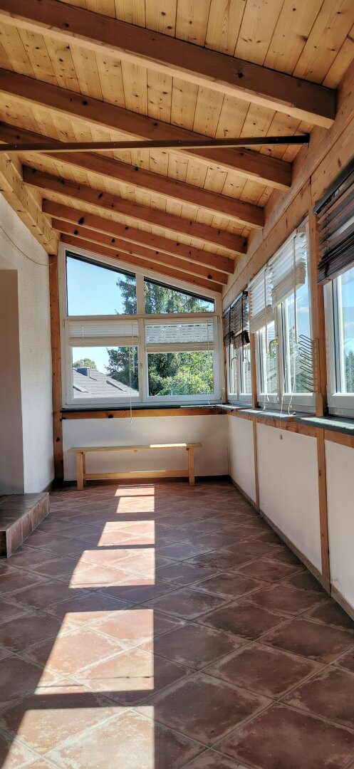 Traumhaus nahe dem Mattsee: 6 Zimmer, Wintergarten, Carport – Ihr neues Zuhause wartet!