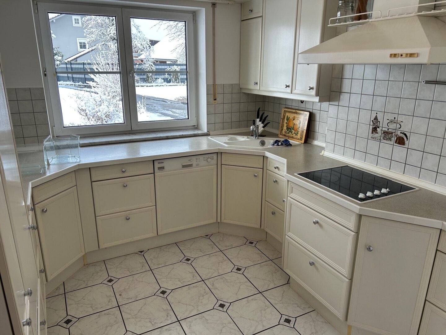 Villa mit Pool in Simbach, 10-Zimmer, mit Garten, Terrasse & Doppel-Garage!