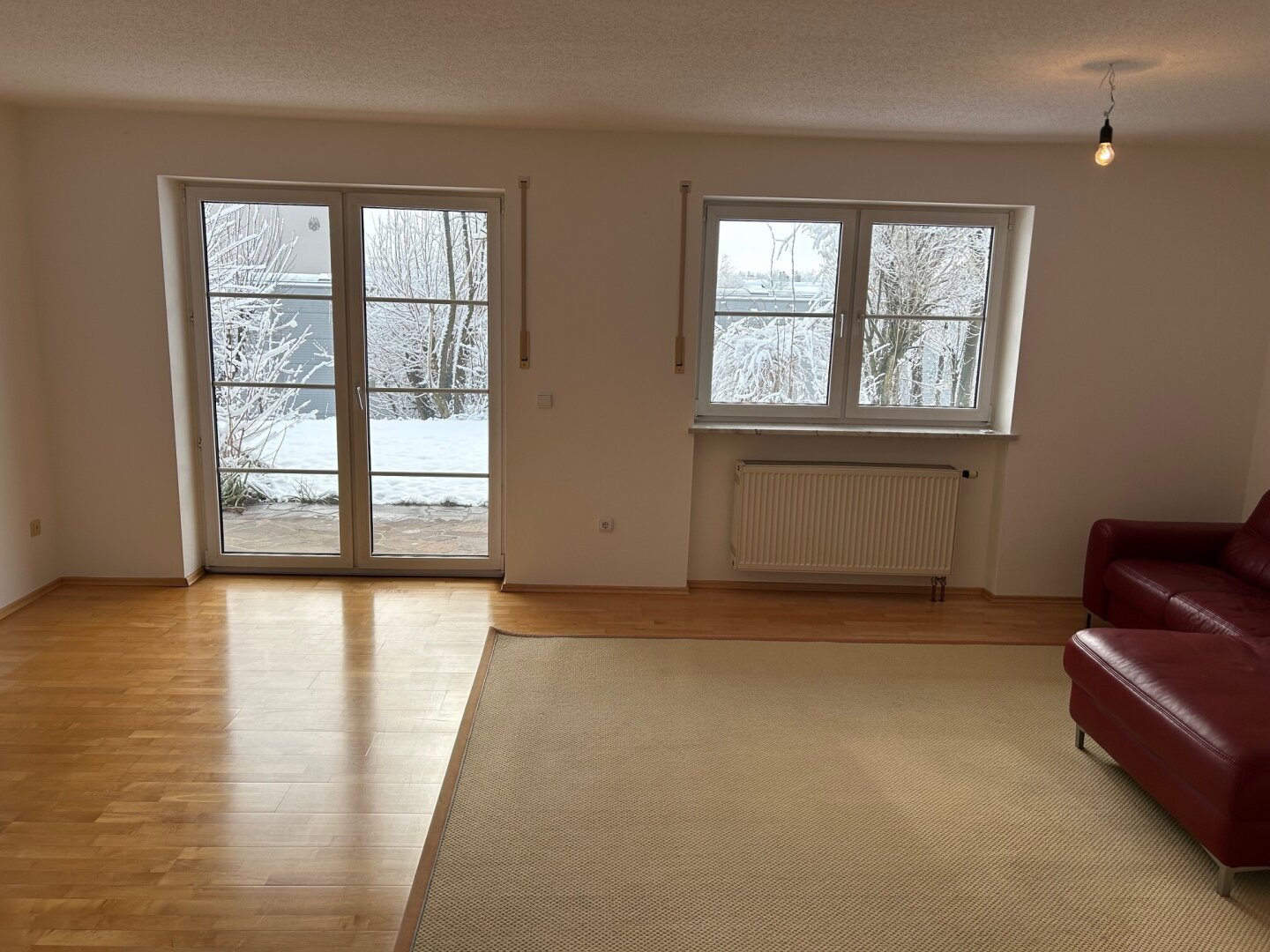 Villa mit Pool in Simbach, 10-Zimmer, mit Garten, Terrasse & Doppel-Garage!