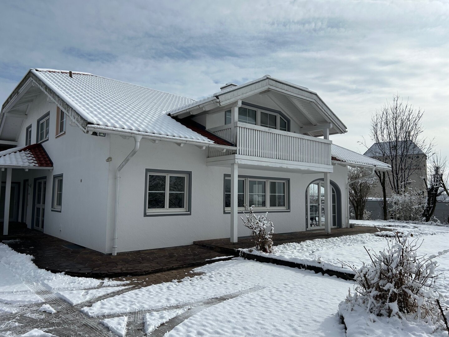 Villa mit Pool in Simbach, 10-Zimmer, mit Garten, Terrasse & Doppel-Garage!