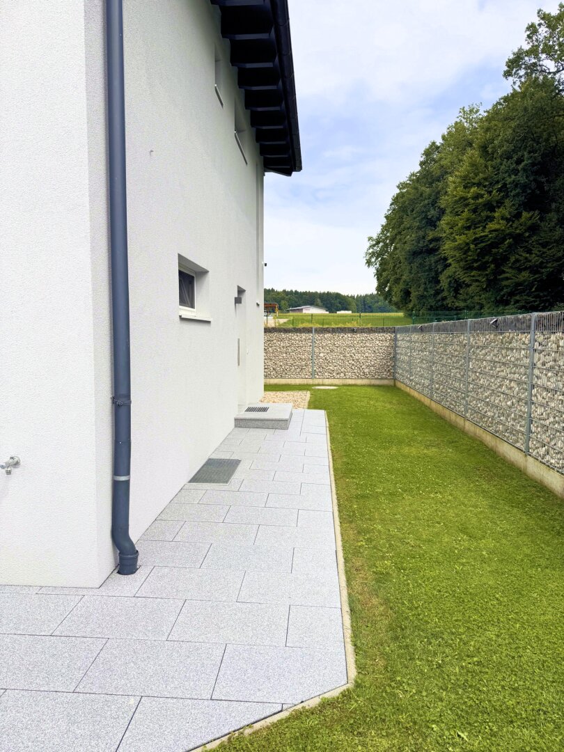 neuer Kaufpreis: Gepflegtes Zuhause nahe dem Mattsee mit großem Garten, Dachterrasse und Doppel-Carport!