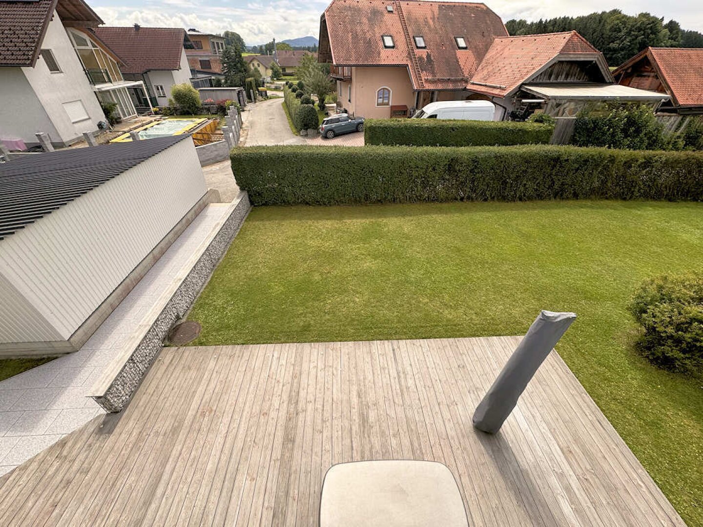 neuer Kaufpreis: Gepflegtes Zuhause nahe dem Mattsee mit großem Garten, Dachterrasse und Doppel-Carport!