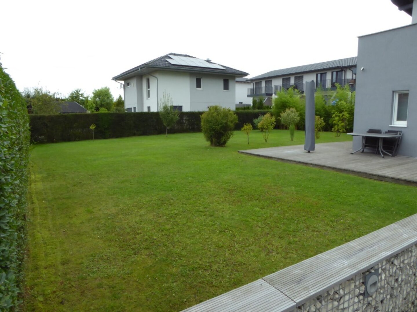 neuer Kaufpreis: Gepflegtes Zuhause nahe dem Mattsee mit großem Garten, Dachterrasse und Doppel-Carport!