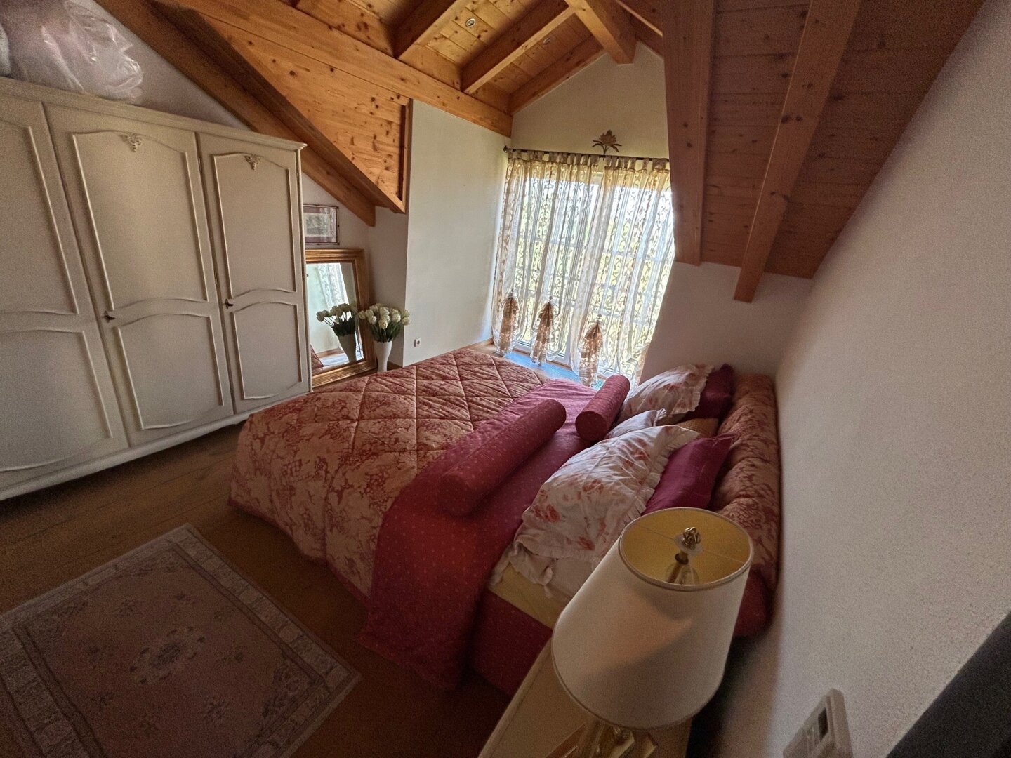Preisreduktion: Vierseithof mit neuem Haupthaus: 10 Zimmer, 2,3 ha, Pferde-Paradies möglich!
