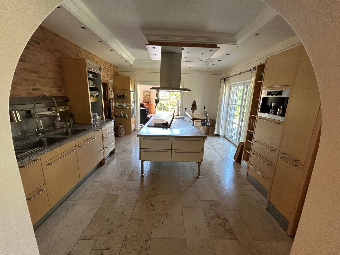 Preisreduktion: Vierseithof mit neuem Haupthaus: 10 Zimmer, 2,3 ha, Pferde-Paradies möglich!