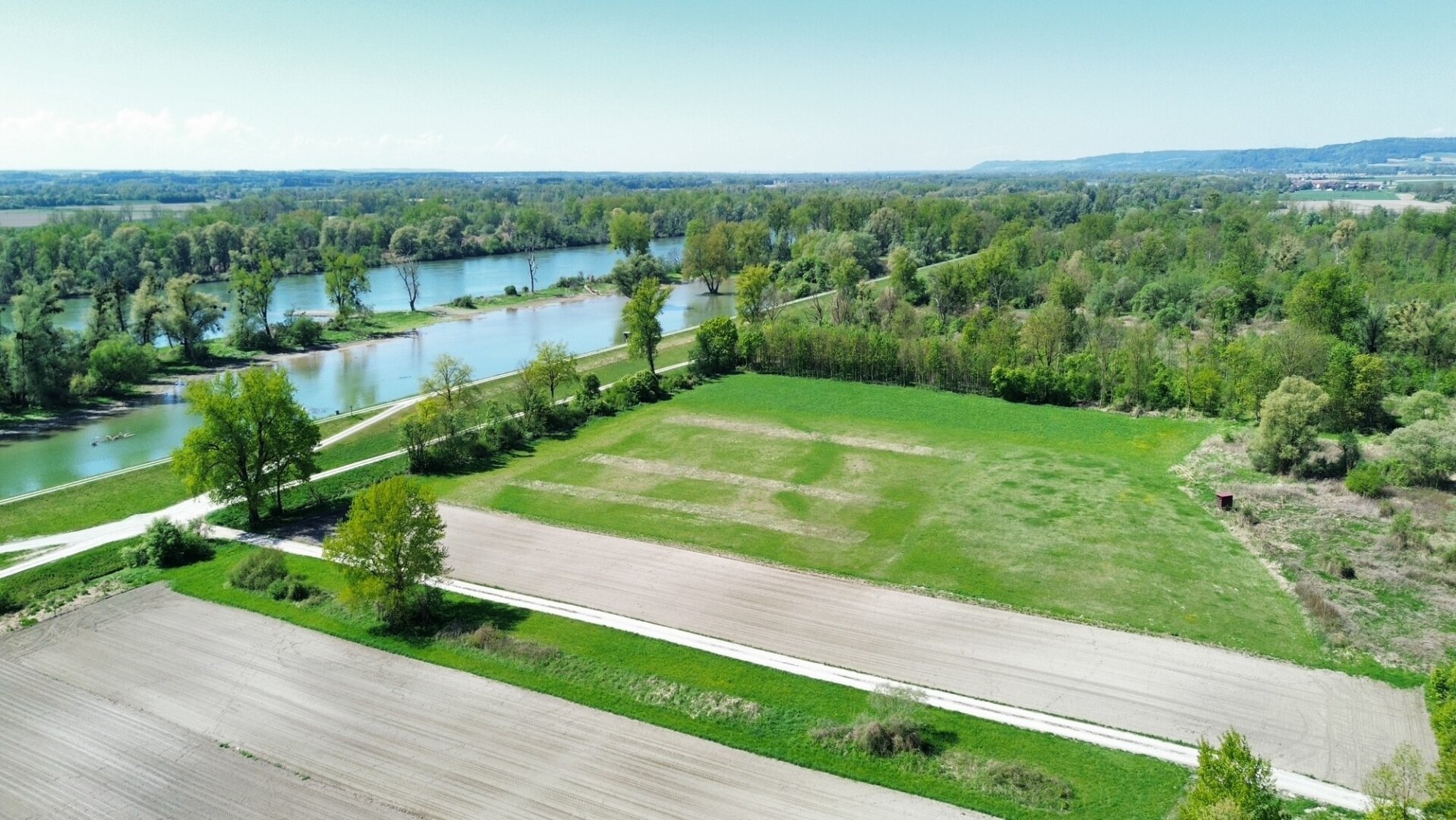 Preisreduktion: Vierseithof mit neuem Haupthaus: 10 Zimmer, 2,3 ha, Pferde-Paradies möglich!