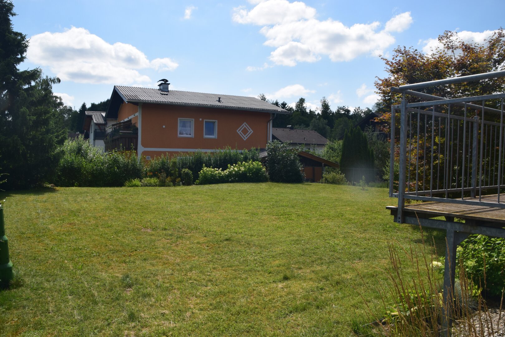 Baugrundstück mit vermietbarem Altbestand im Blumental Seekirchen am Wallersee
