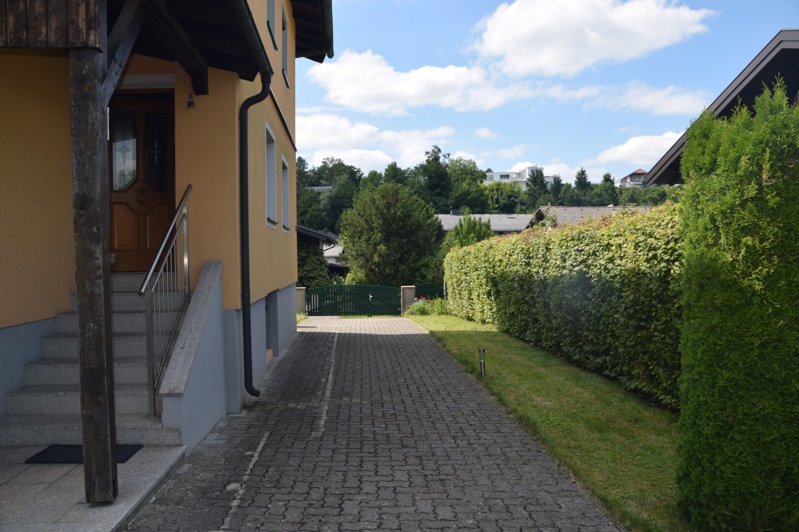 Baugrundstück mit vermietbarem Altbestand im Blumental Seekirchen am Wallersee