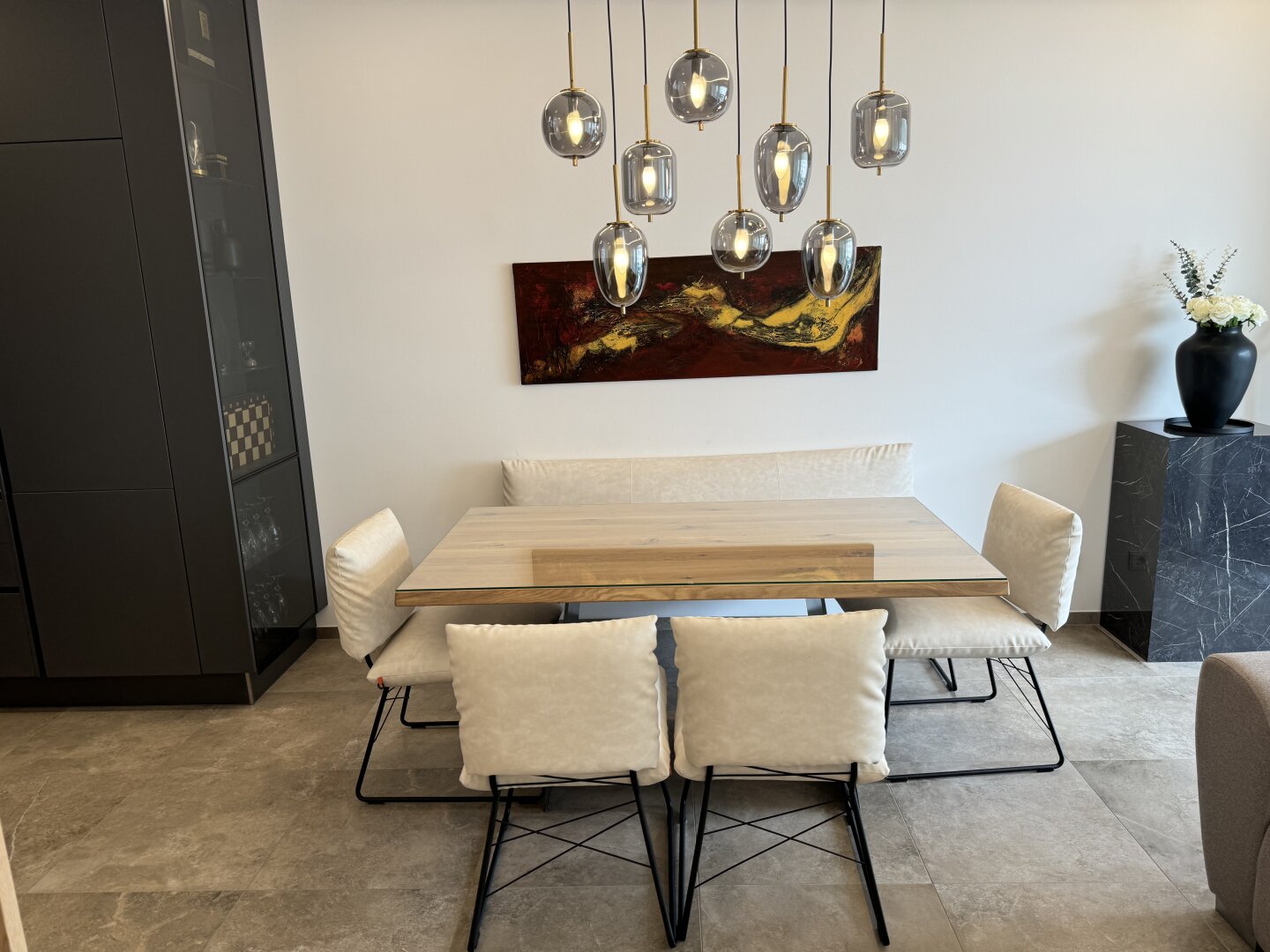 Neuer Kaufpreis: hochmoderne Loggia-Wohnung mit dem "Schloss Traun" vor der Haustüre