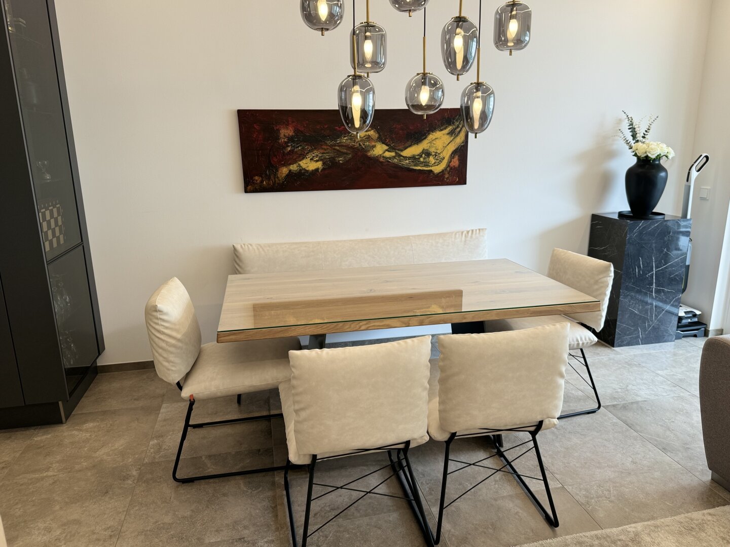 Neuer Kaufpreis: hochmoderne Loggia-Wohnung mit dem "Schloss Traun" vor der Haustüre