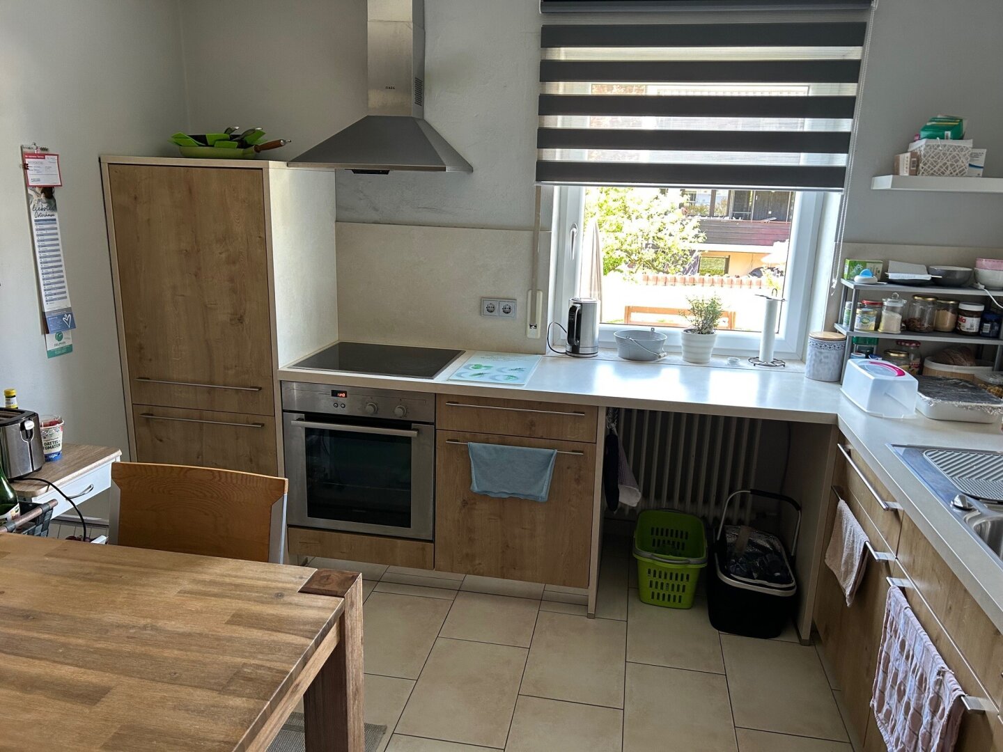 4 Zimmer-Sofortbezug, zentrale Ruhelage mit Garten, Terrassen, Garage, inkl. Einrichtung
