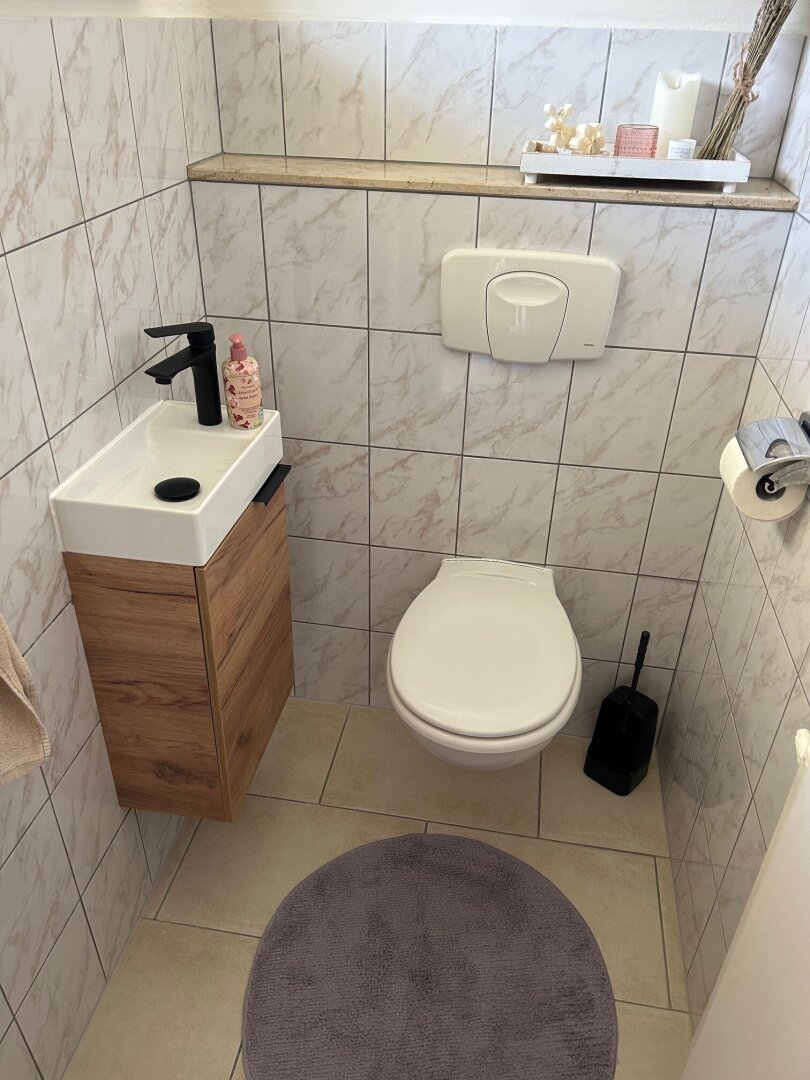 4 Zimmer-Sofortbezug, zentrale Ruhelage mit Garten, Terrassen, Garage, inkl. Einrichtung