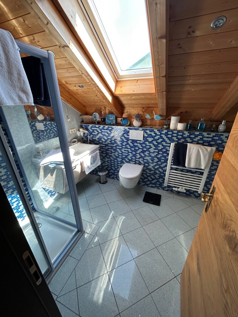 Preisreduktion: Vierseithof mit neuem Haupthaus: 10 Zimmer, 2,3 ha, Pferde-Paradies möglich!