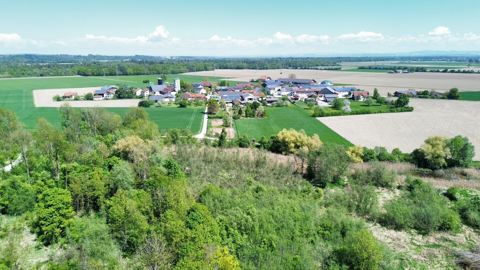 Preisreduktion: Vierseithof mit neuem Haupthaus: 10 Zimmer, 2,3 ha, Pferde-Paradies möglich!