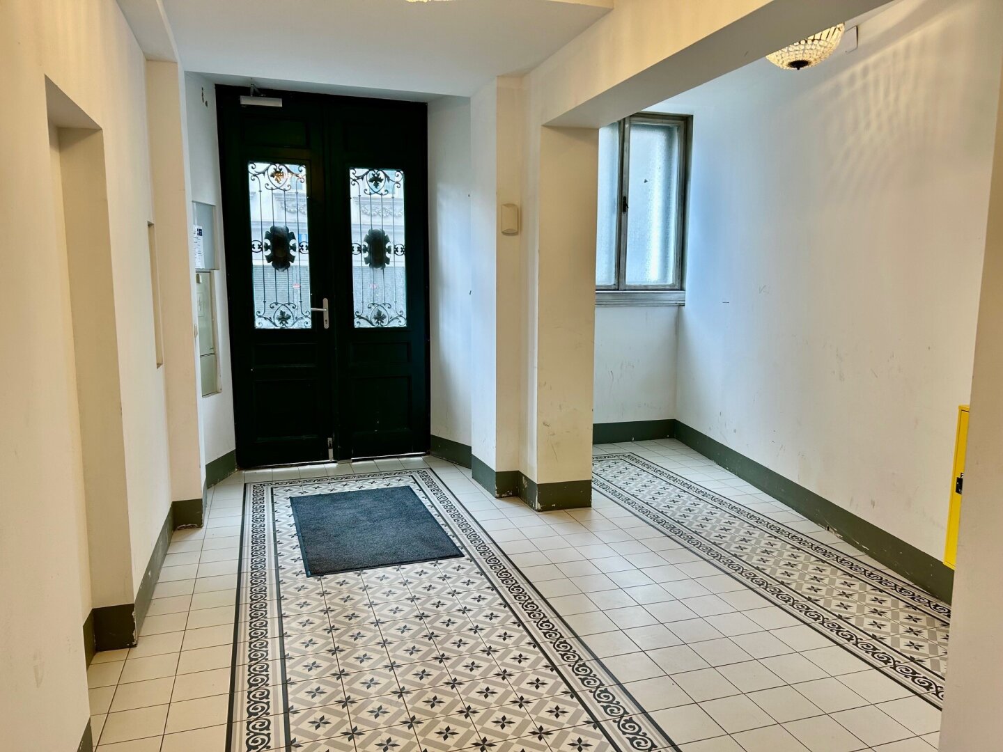 Helle, großzügige Familienwohnung eines stilvoll sanierten Altbauhauses – Ihr neues Zuhause in 1120 Wien!