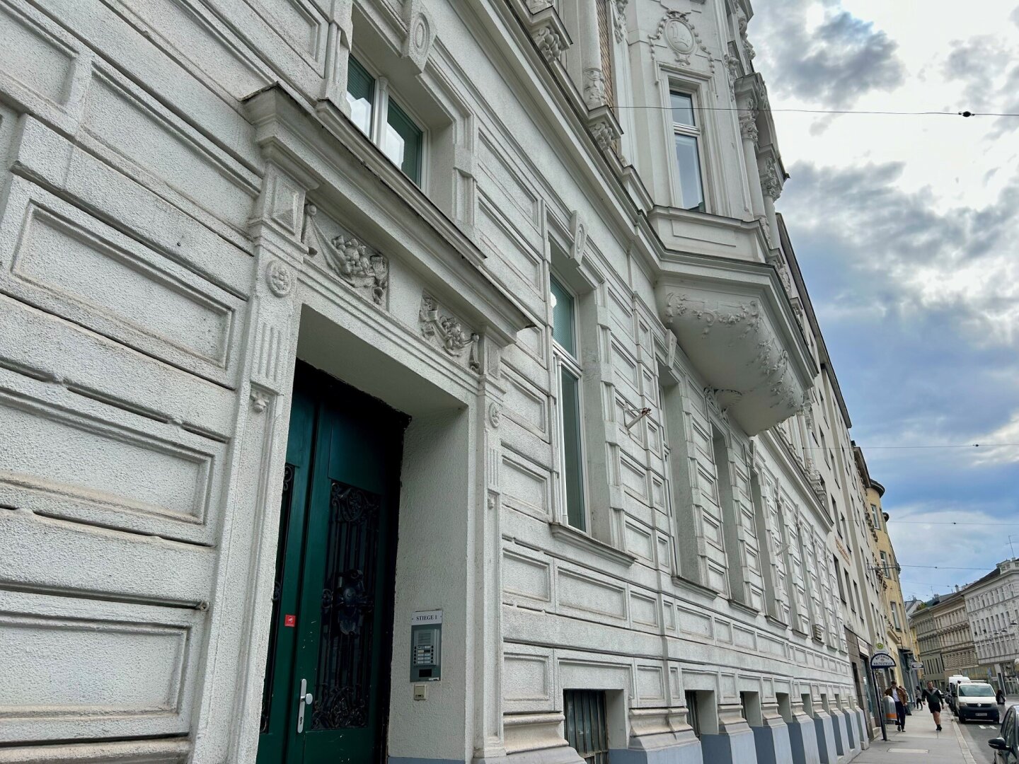 Helle, großzügige Familienwohnung eines stilvoll sanierten Altbauhauses – Ihr neues Zuhause in 1120 Wien!