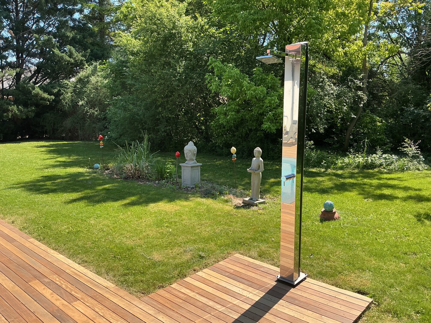 Exklusives Wohnerlebnis: Architektur trifft auf fernöstliche Gelassenheit