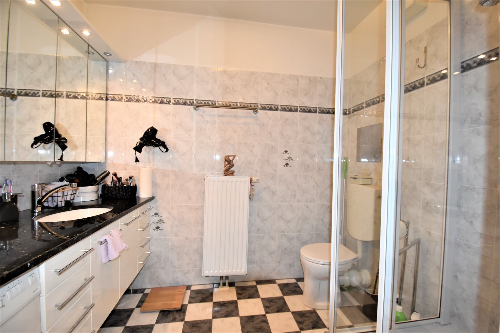 Möblierte 2 Zimmerwohnung mit ausgezeichnetem Grundriss