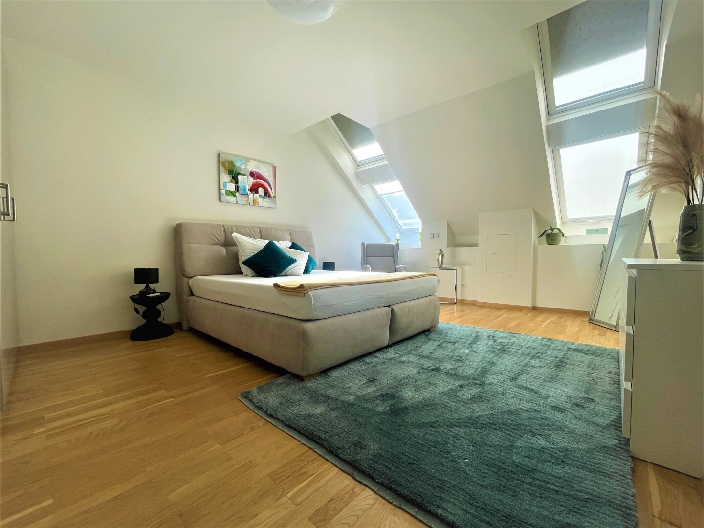 Zauberhafte Dachgeschoßwohnung mit Dachterrasse nahe des Börseplatzes