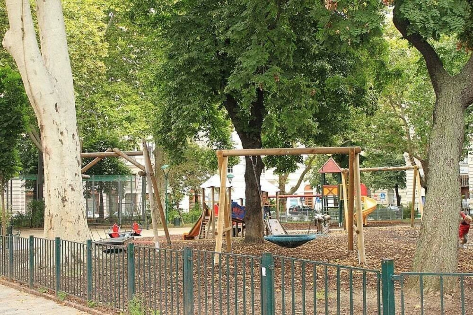 Zauberhafte Dachgeschoßwohnung mit Dachterrasse nahe des Börseplatzes