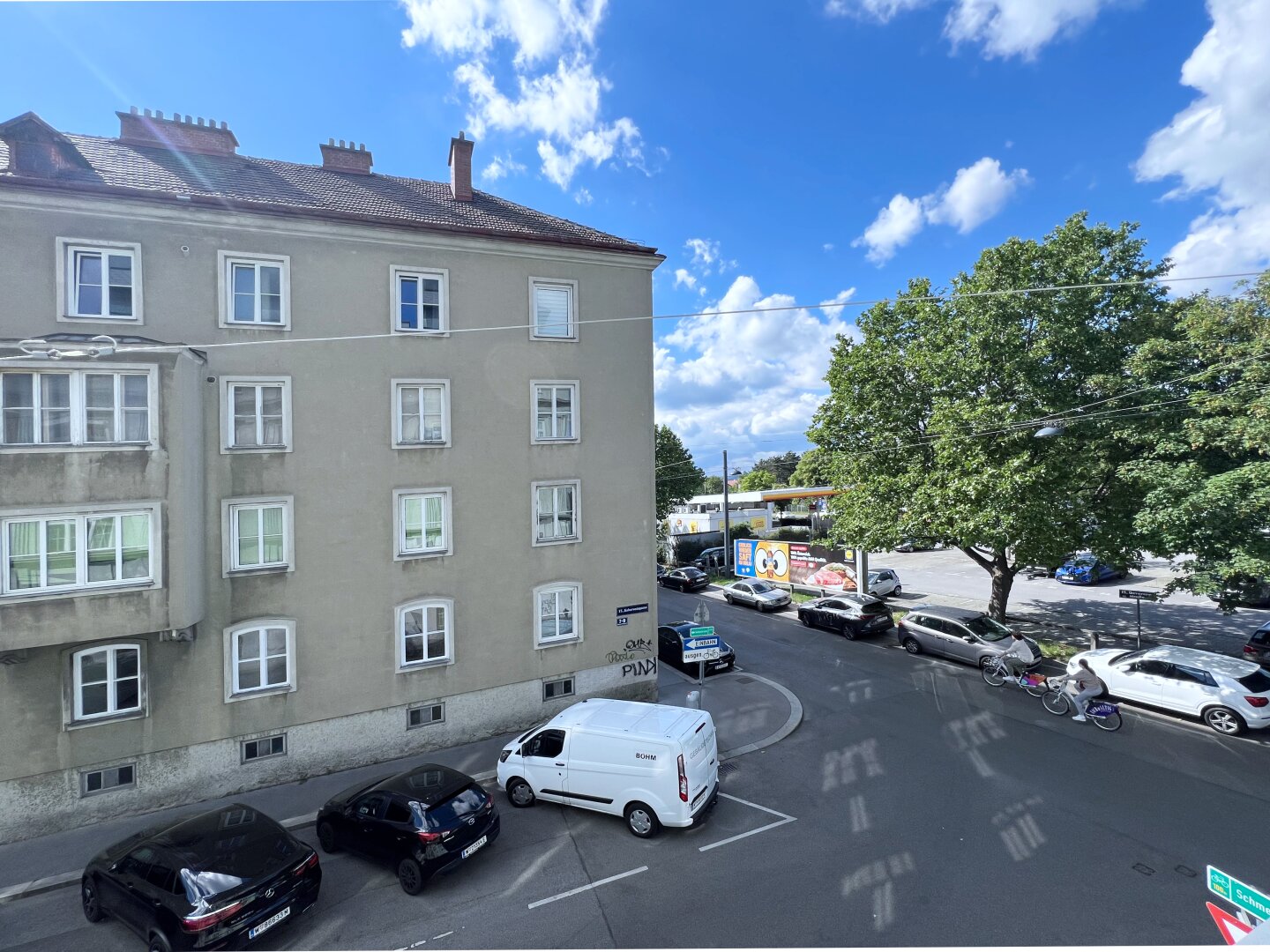 Charaktervoller Altbau im Herzen der Stadt – zeitloses Ambiente verbindet sich mit urbaner Lebensqualität.
