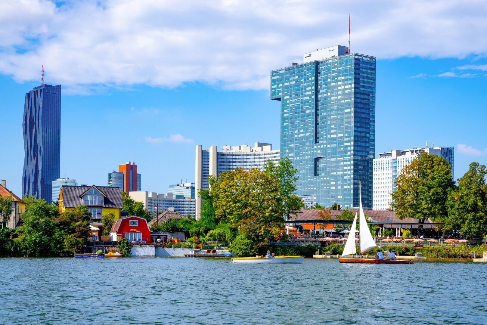 NEU | Jetzt Preisvorteil sichern - Aktion bis 30.06 | EINZIGARTIGE 2 ZIMMER MIT LOGGIA, TERRASSE UND GARTEN! TOP LAGE