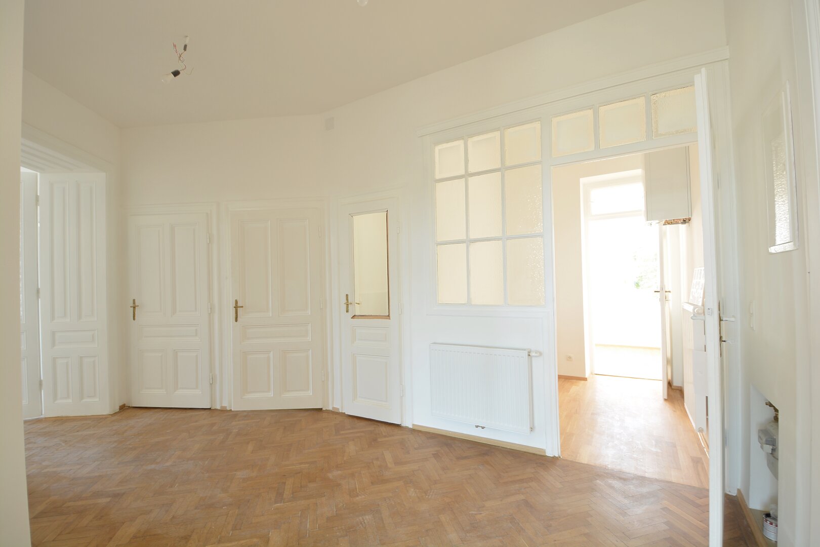 Gepflegtes Wohnen mit viel Platz - 4 Zimmer Etagenwohnung mit Loggia in zentraler Lage