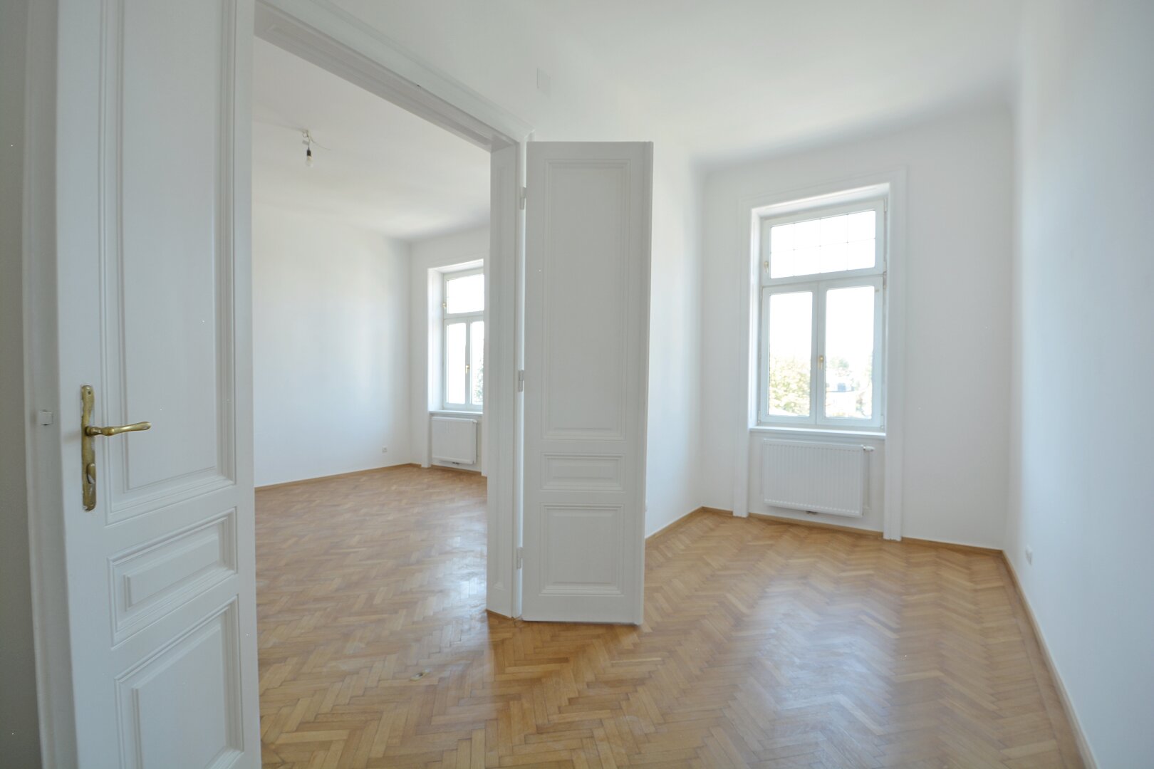 Gepflegtes Wohnen mit viel Platz - 4 Zimmer Etagenwohnung mit Loggia in zentraler Lage