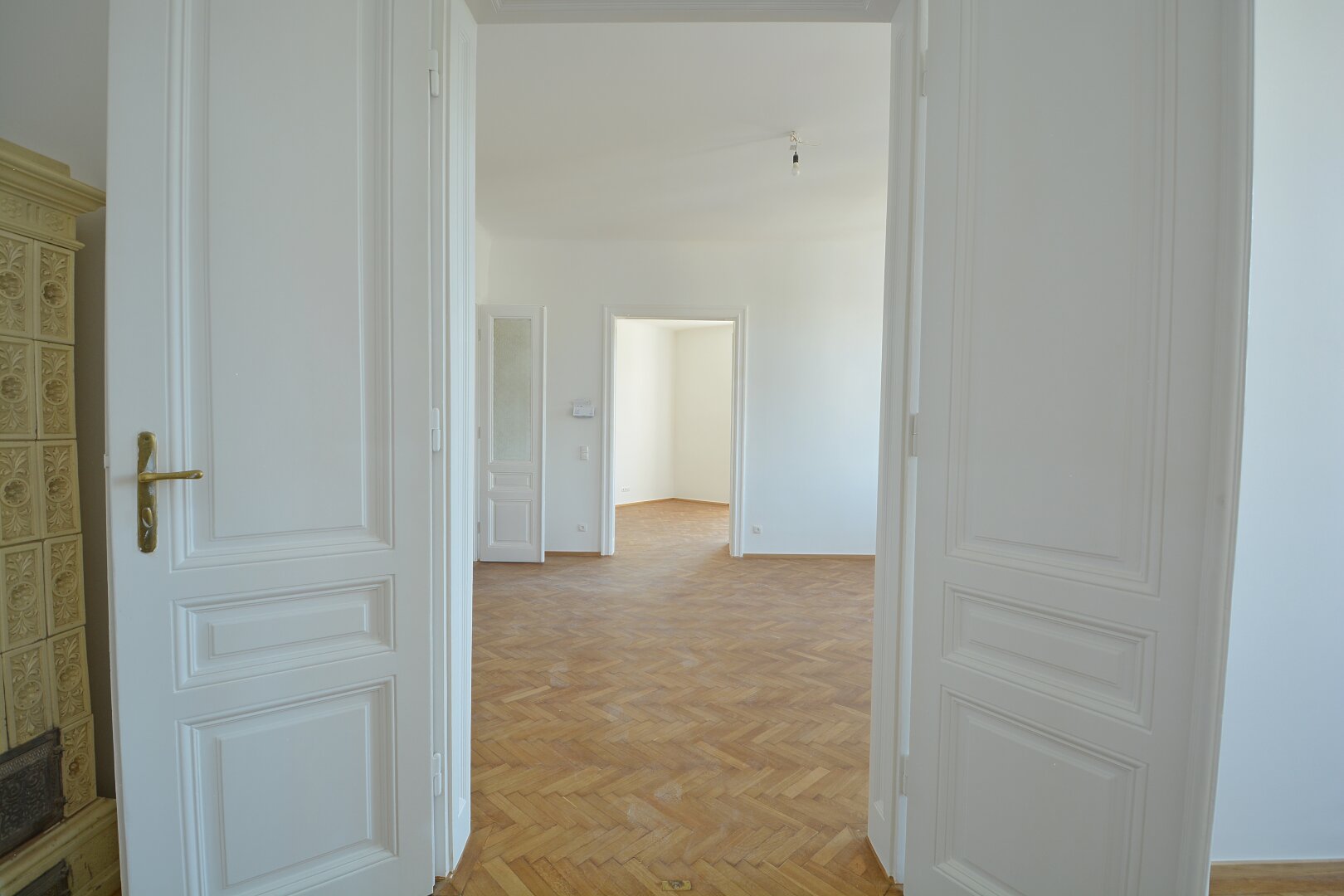 Gepflegtes Wohnen mit viel Platz - 4 Zimmer Etagenwohnung mit Loggia in zentraler Lage