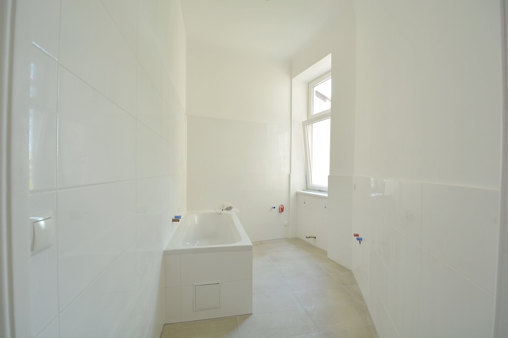 Gepflegtes Wohnen mit viel Platz - 4 Zimmer Etagenwohnung mit Loggia in zentraler Lage