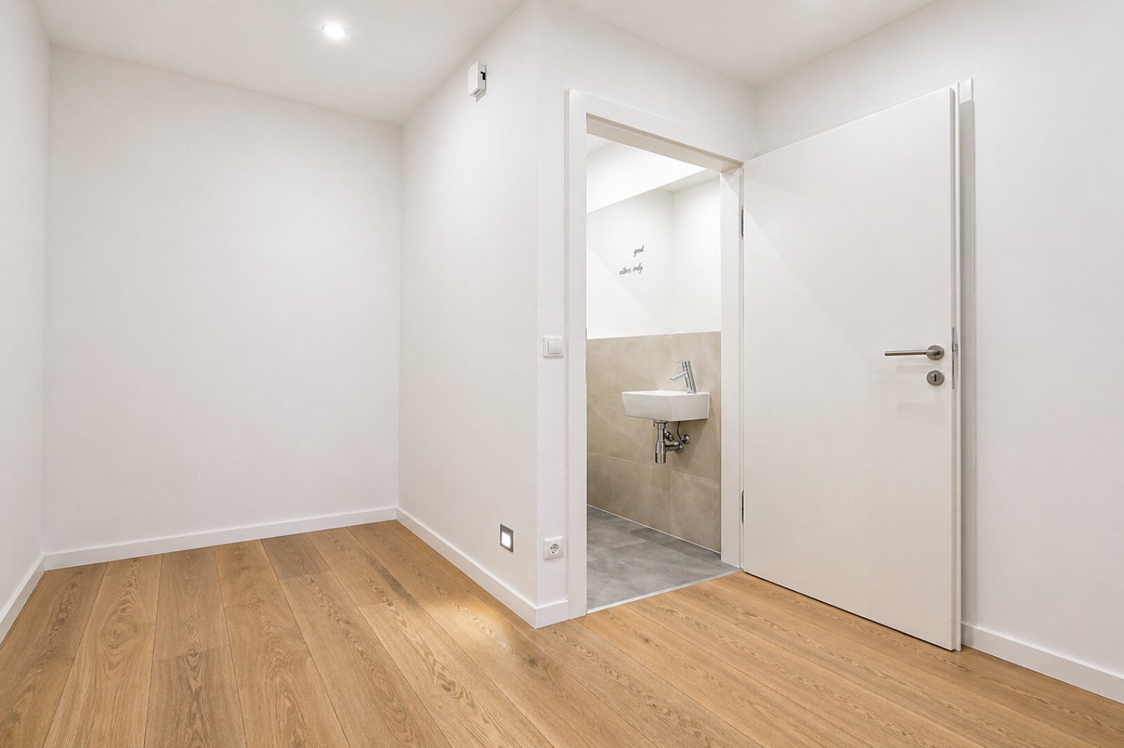 Wohnen mit Charme & Ruhe – Exklusive 2 Zimmer mit Balkon im 18. Bezirk