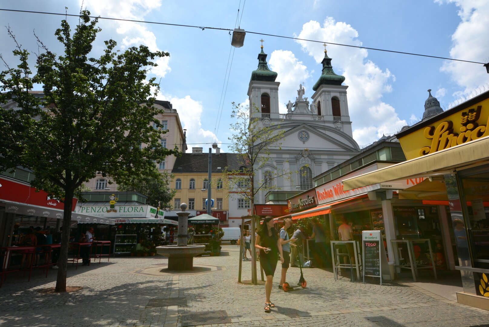 ROCHUSMARKT / U3  - UNBEFRISTETE DACHGESCHOSSWOHNUNG MIT TERRASSE UND FERNBLICK