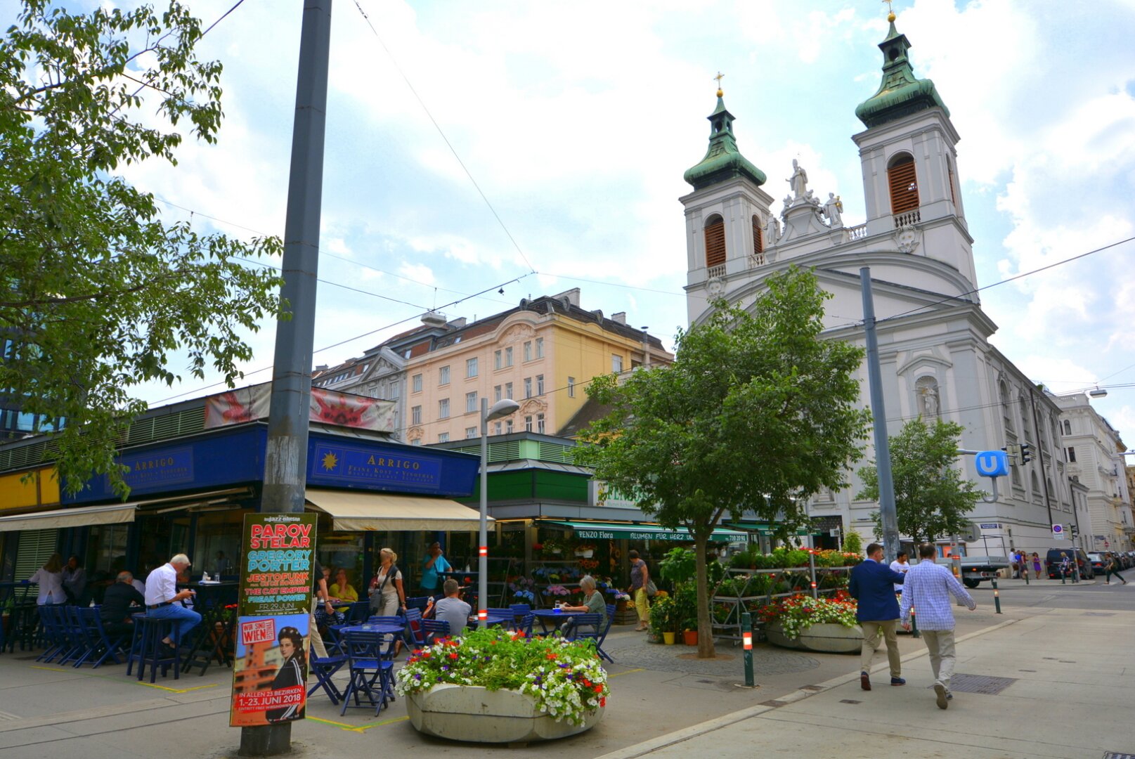 ROCHUSMARKT / U3  - UNBEFRISTETE DACHGESCHOSSWOHNUNG MIT TERRASSE UND FERNBLICK